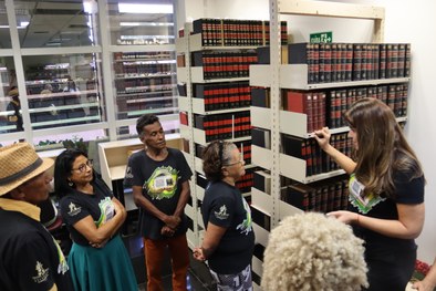 Estudantes da 6ª edição do SoleTRE visitam Biblioteca do TRE-MT pela primeira vez 1