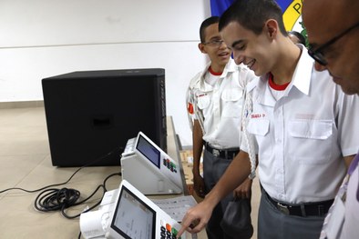 VOTO CONSCIENTE NA ESCOLA MILITAR TIRADENTES DE CUIABA 6