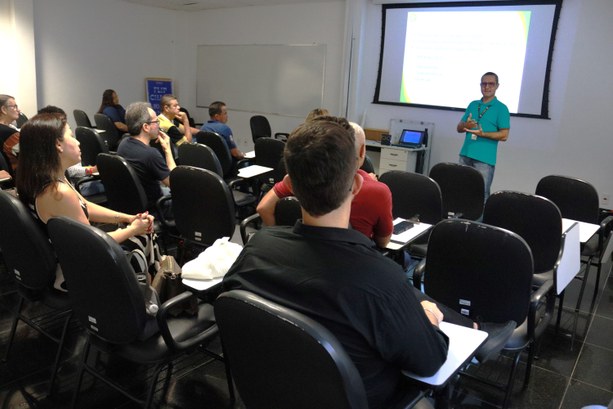 TRE-MT TREINAMENTO ATENDENTES DOS POSTOS DA ALMT E FÓRUM DE CUIABÁ - CAPA